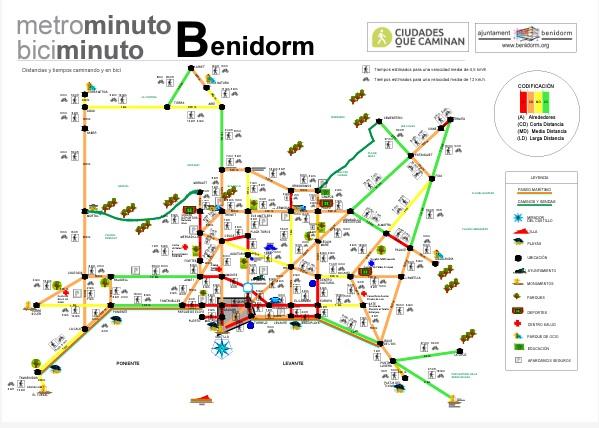 Benidorm coloca 25 paneles en distintos puntos de la ciudad para potenciar los desplazamientos a pie y en bici